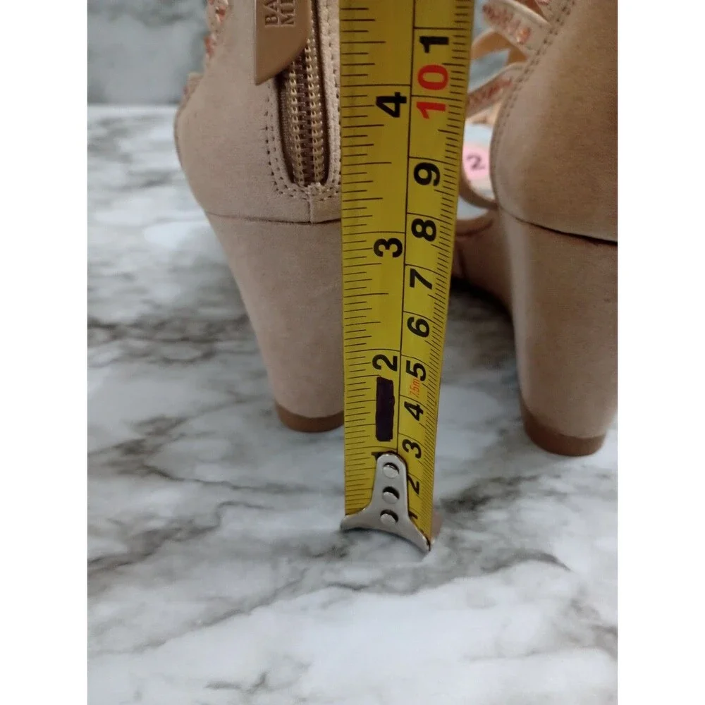 Badgley Mischka Jeweled Strappy Wedged Sandals Size 1